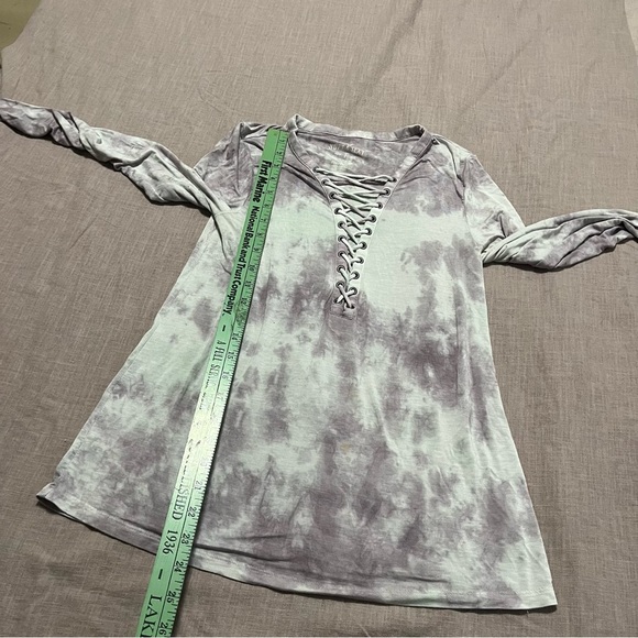 Y2K American Eagle Outfitters Gray Tie dye Lace front top long sleeve 2000s - Picture 6 of 6